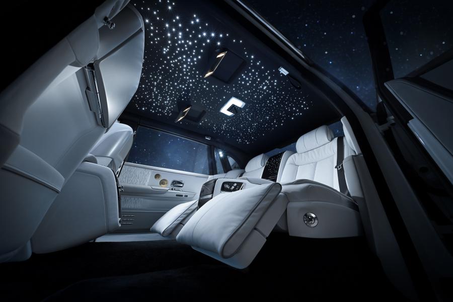 Интерьер Rolls-Royce Phantom Tranquillity 2019 года  (фото 8 из 17)